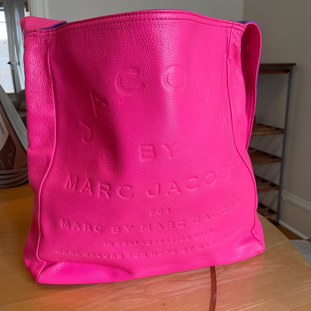 Marc Jacobs medium size neon pink cross body